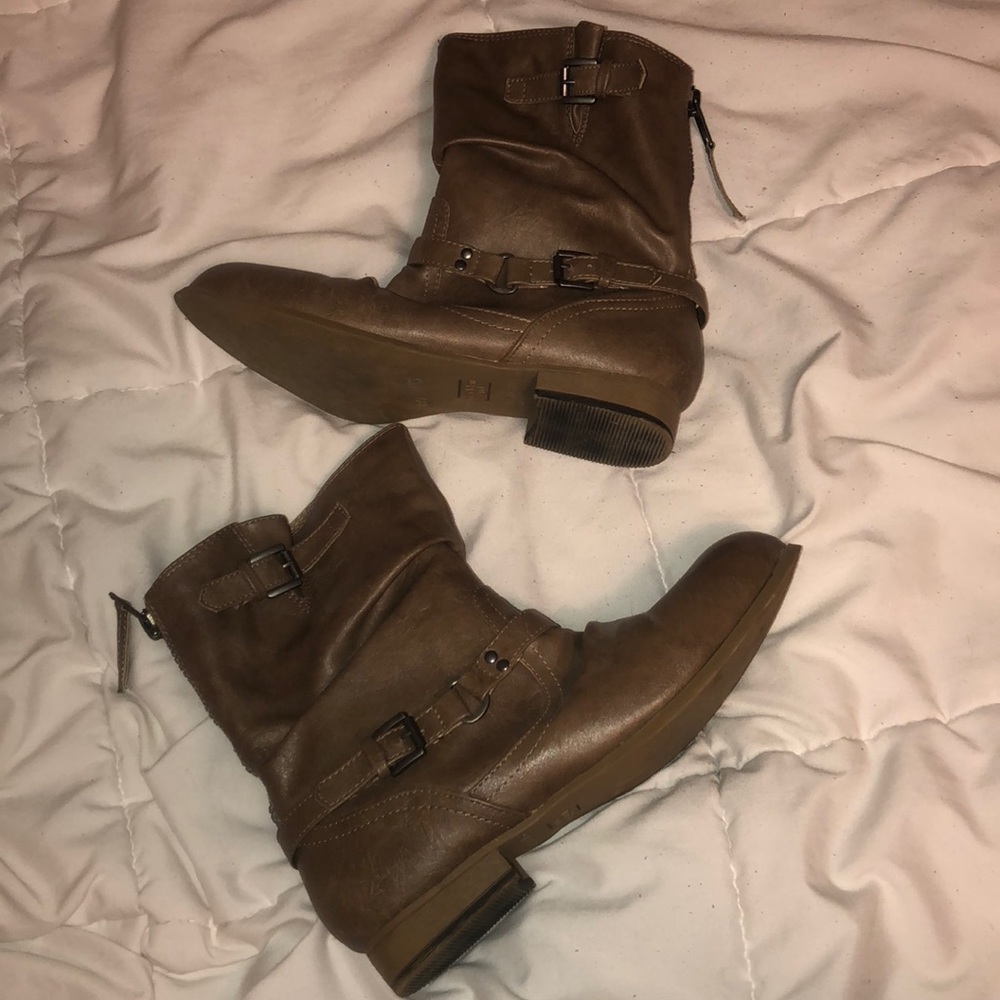 Madden girl boots 8.5W